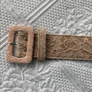 Lace accent belt